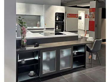 GRIMM Küchen Binzen - Musterküche 14 - Seitenansicht