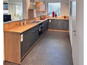 GRIMM Küchen Freiburg - Musterküche 13 - Gesamtansicht