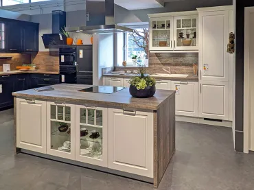 GRIMM Küchen Freiburg - Musterküche 27 - Gesamtansicht