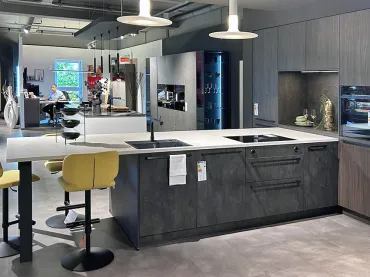 Grimm Küchen Freiburg - Musterküche 41 - Seitenansicht