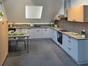 GRIMM Küchen Karlsruhe - Musterküche 26 - Gesamtansicht