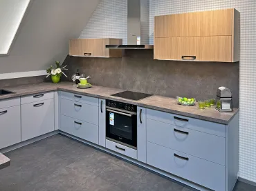 GRIMM Küchen Karlsruhe - Musterküche 26 - Frontansicht