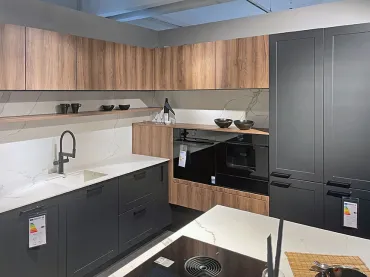 Grimm Küchen Rastatt - Musterküche 03 - Frontansicht