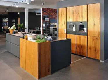 GRIMM Küchen Rastatt - Musterküche 30 - Gesamtansicht