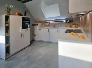 Grimm Küchen Karlsdorf-Neuthard - Musterküche 23 - Seitenansicht