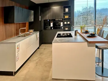 GRIMM Küchen Waldshut-Tiengen - Musterküche 42 - Gesamtansicht