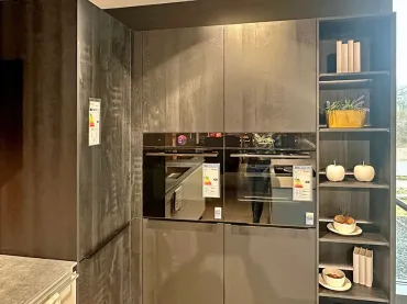 GRIMM Küchen Waldshut-Tiengen - Musterküche 42 - Seitenansicht