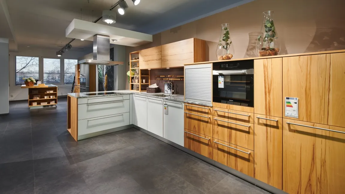Küchen in Echtholz bei GRIMM Küchen in der Nähe von Baden-Baden