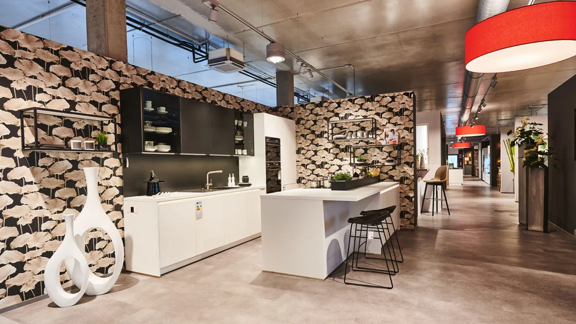 GRIMM Küchen Karlsdorf-Neuthard - Unsere Küchenausstellung im bawo-Center - Mittelgang