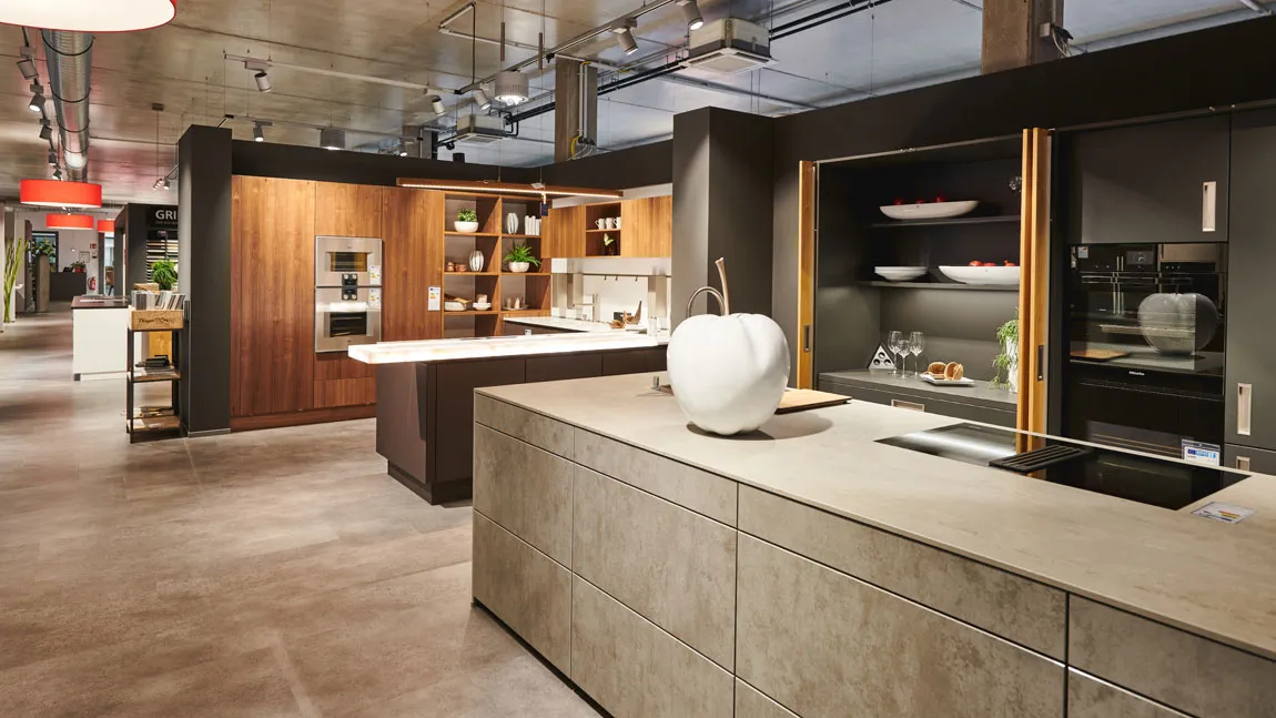 GRIMM Küchen Karlsdorf-Neuthard - Unsere Küchenausstellung im bawo-Center - Grifflose Fronten