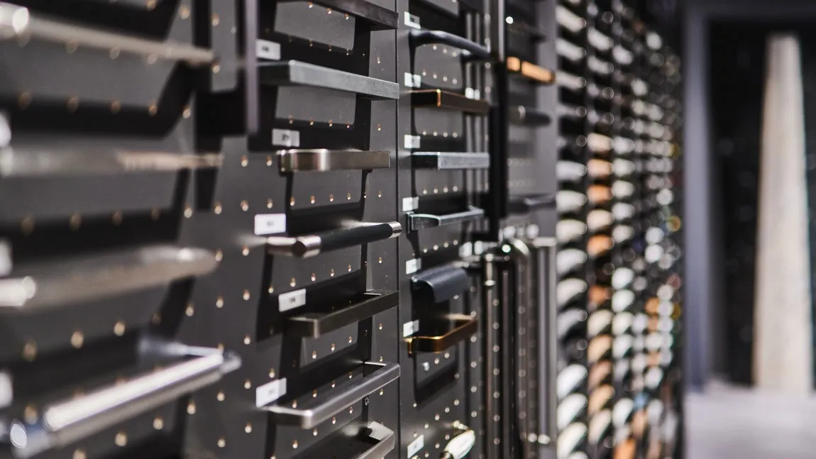 GRIMM Küchenstudio Karlsdorf-Neuthard - Unsere Küchenausstellung im bawo-Center - Küchengriffe GRIMM Küchenstudio Karlsdorf-Neuthard - Unsere Küchenausstellung im bawo-Center - Küchengriffe