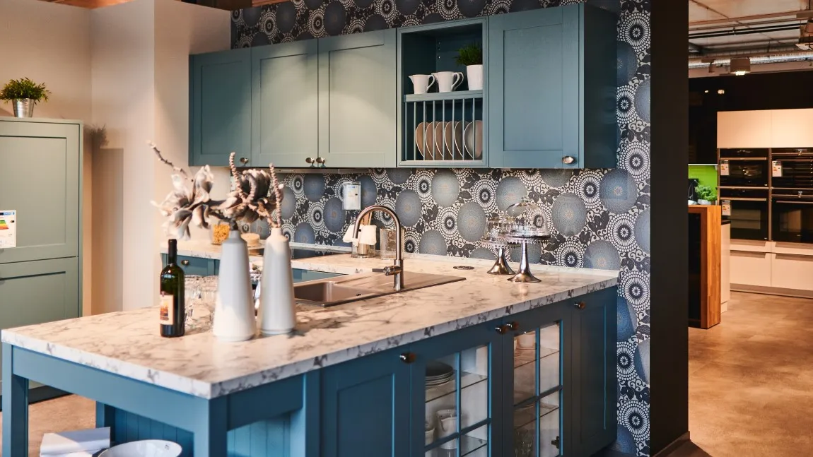 GRIMM Küchenstudio Karlsdorf-Neuthard - Unsere Küchenausstellung im bawo-Center - Küche Landhausstil GRIMM Küchenstudio Karlsdorf-Neuthard - Unsere Küchenausstellung im bawo-Center - Küche Landhausstil