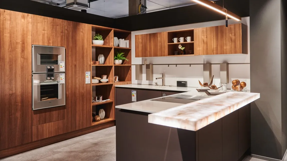 GRIMM Küchenstudio Karlsdorf-Neuthard - Unsere Küchenausstellung im bawo-Center - Küche Vollholz Details GRIMM Küchenstudio Karlsdorf-Neuthard - Unsere Küchenausstellung im bawo-Center - Küche Vollholz Details