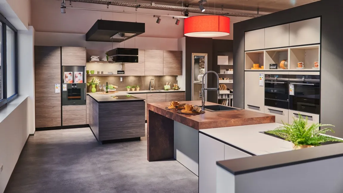 GRIMM Küchenstudio Karlsdorf-Neuthard - Unsere Küchenausstellung im bawo-Center - Küche hell mit Holz-Arbeitsplatte2 GRIMM Küchenstudio Karlsdorf-Neuthard - Unsere Küchenausstellung im bawo-Center - Küche hell mit Holz-Arbeitsplatte2