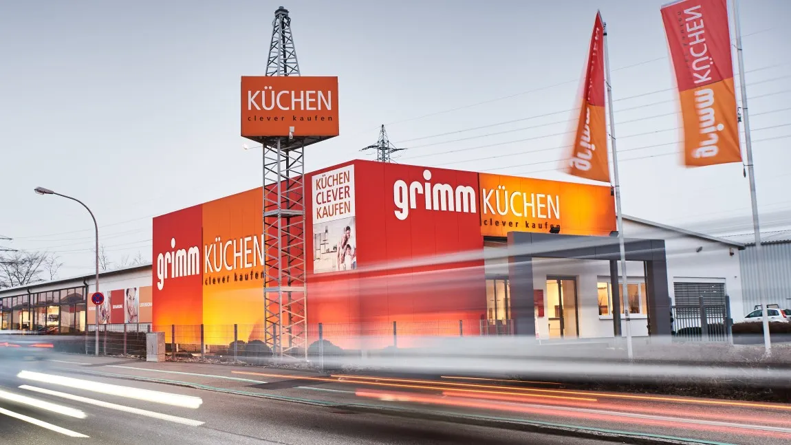 GRIMM Küchen - Offenburg - Unsere Küchenausstellung - Außenaufnahme