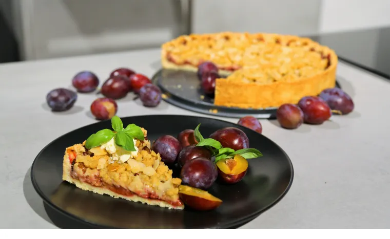 Rezept des Monats - Pflaumenkuchen - GRIMM Küchen Rezept des Monats - Pflaumenkuchen - GRIMM Küchen